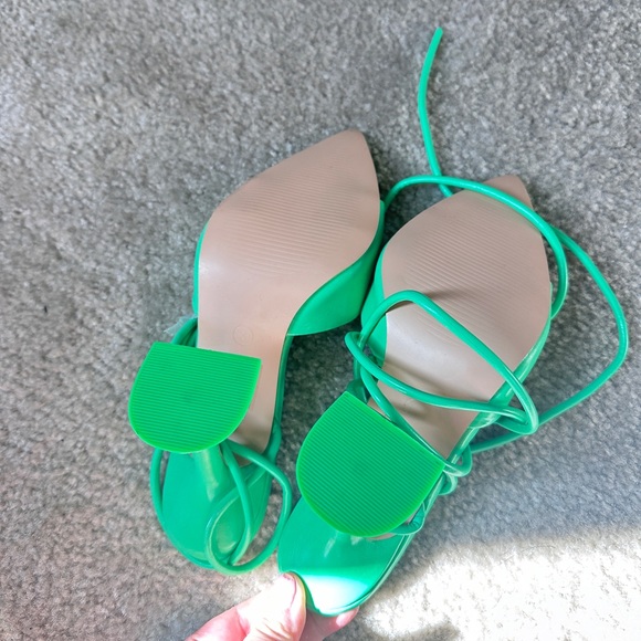 Smokey Lace Up Neon Green Cake Stand Party Heels - Picture 6 of 7